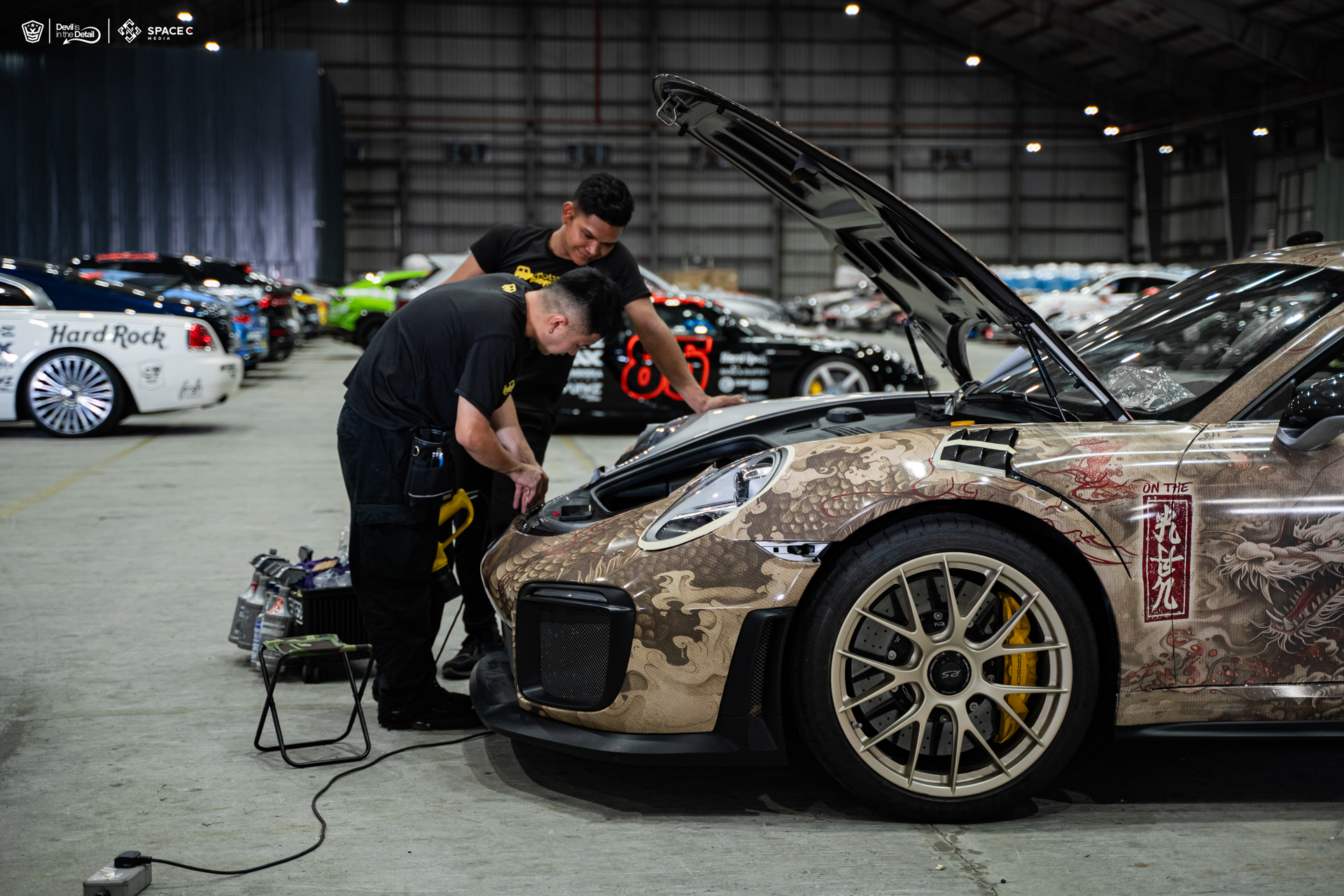 Thợ Việt bật mí hậu trường dán Escalade và G63 tại Gumball 3000: Nóng, bụi mịn, thiếu sáng, không được tháo xe, chạy đua 12 tiếng/ngày - Ảnh 14