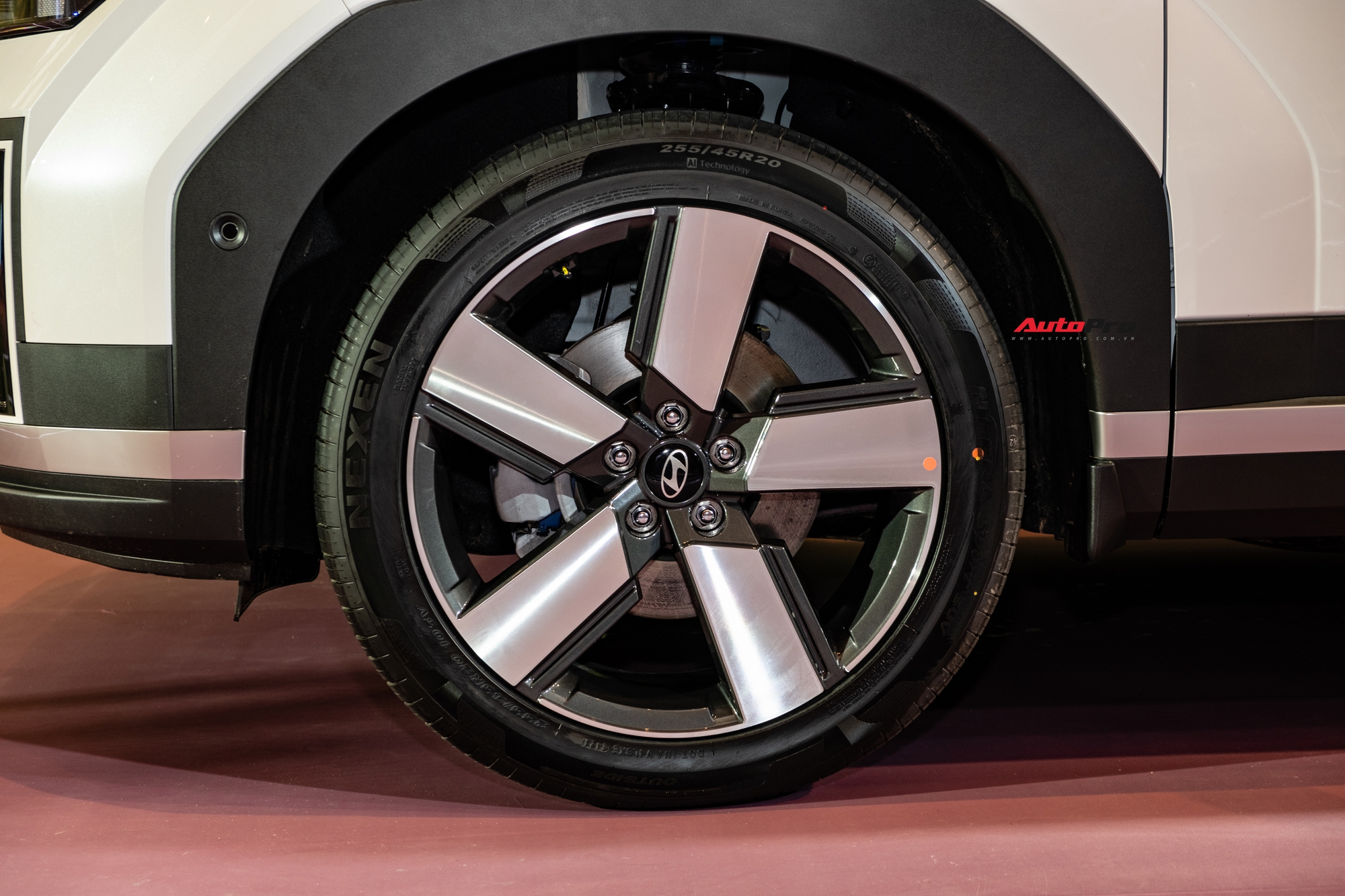 Cận cảnh Hyundai Santa Fe bản Prestige: Giá 1,265 tỷ đồng, tiện nghi gần ngang bản full, dễ thành bản bán chạy - Ảnh 4