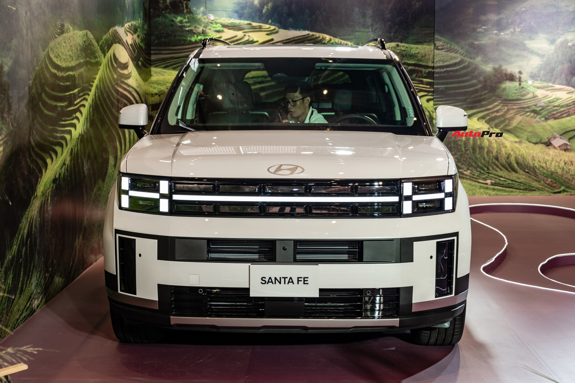 Cận cảnh Hyundai Santa Fe bản Prestige: Giá 1,265 tỷ đồng, tiện nghi gần ngang bản full, dễ thành bản bán chạy - Ảnh 2