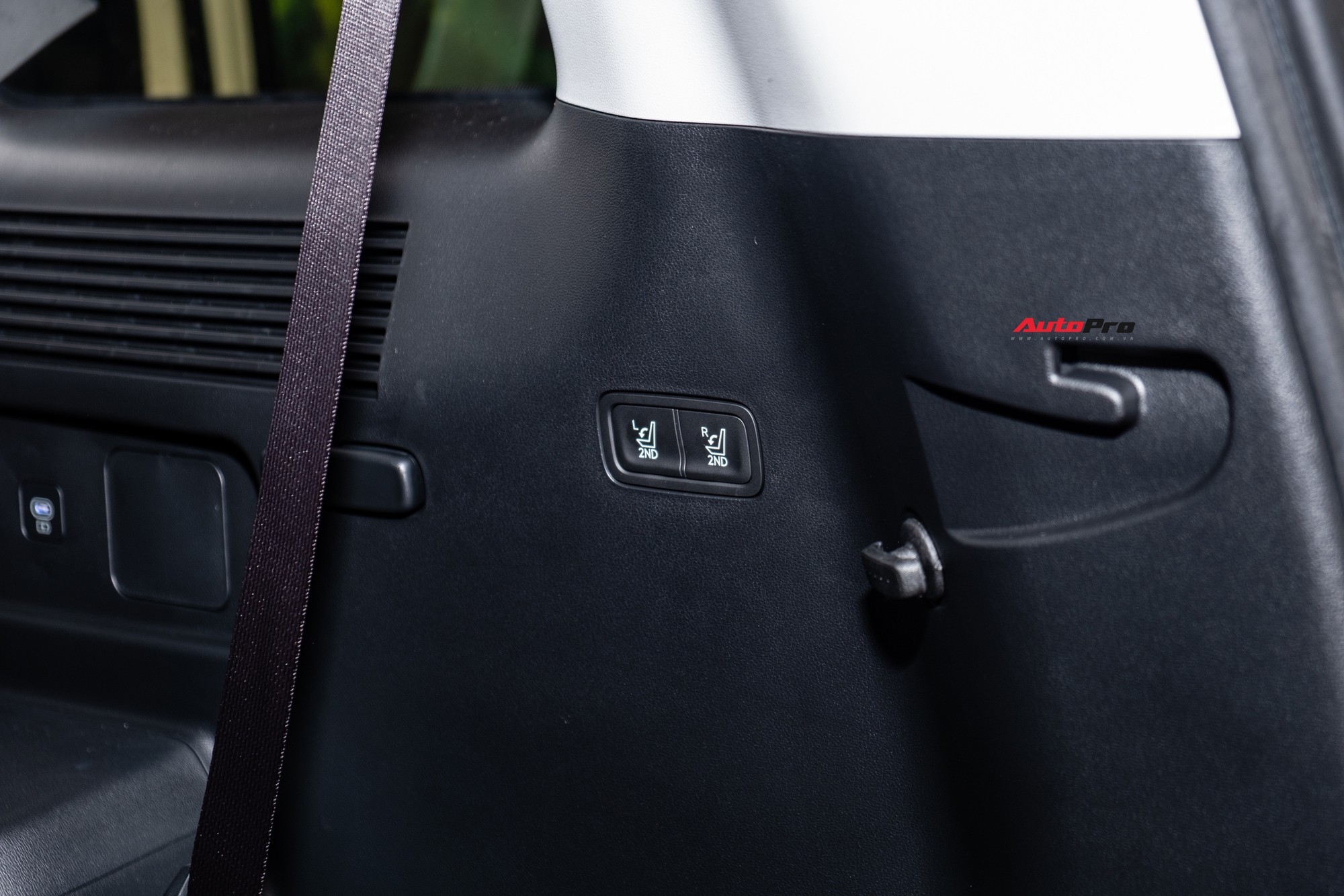 Cận cảnh Hyundai Santa Fe bản Prestige: Giá 1,265 tỷ đồng, tiện nghi gần ngang bản full, dễ thành bản bán chạy - Ảnh 11