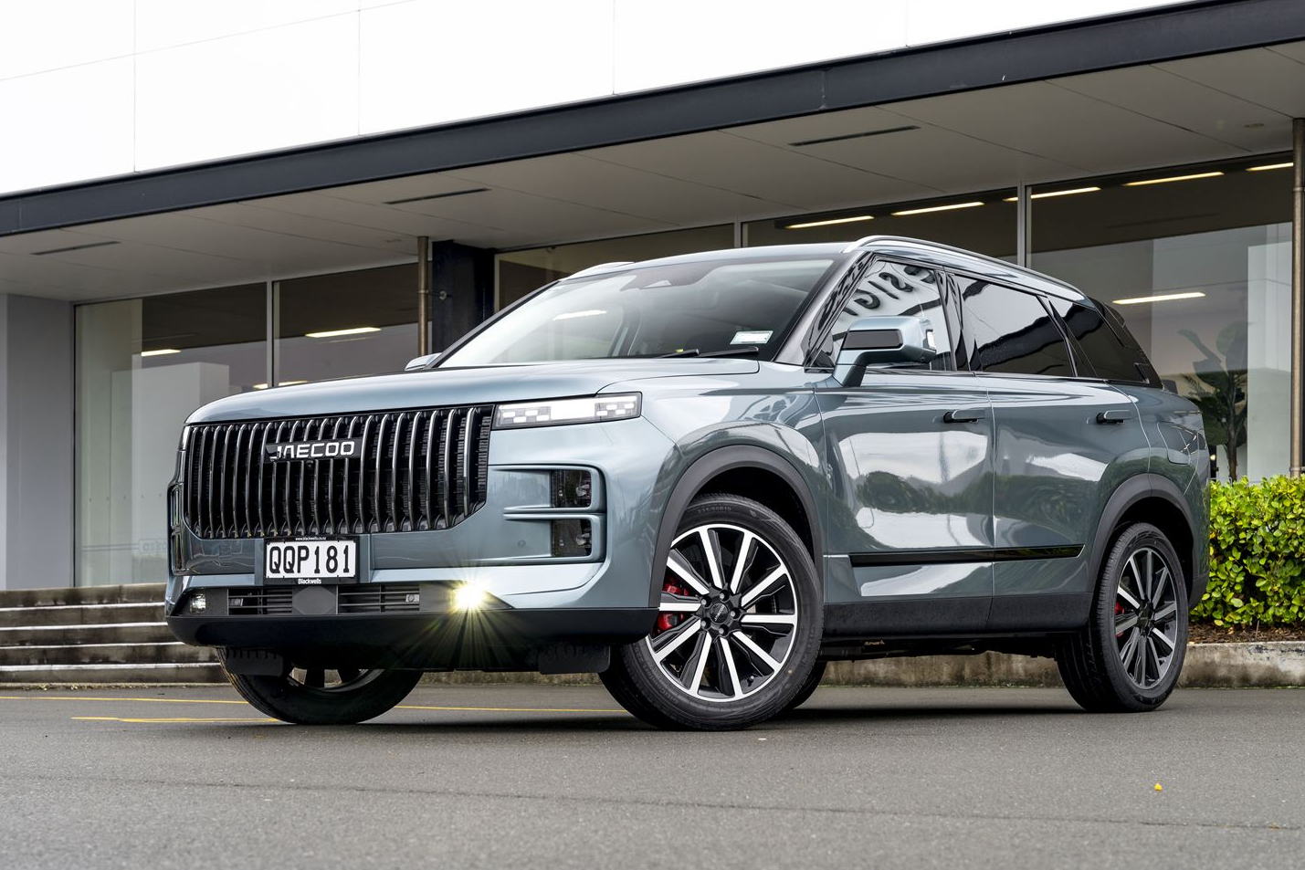 Xe hybrid mới ồ ạt về Việt Nam dịp cuối năm: Có cả SUV, sedan, minivan, có mẫu cắm sạc, đầy bình xăng-điện chạy 1.200km - Ảnh 6