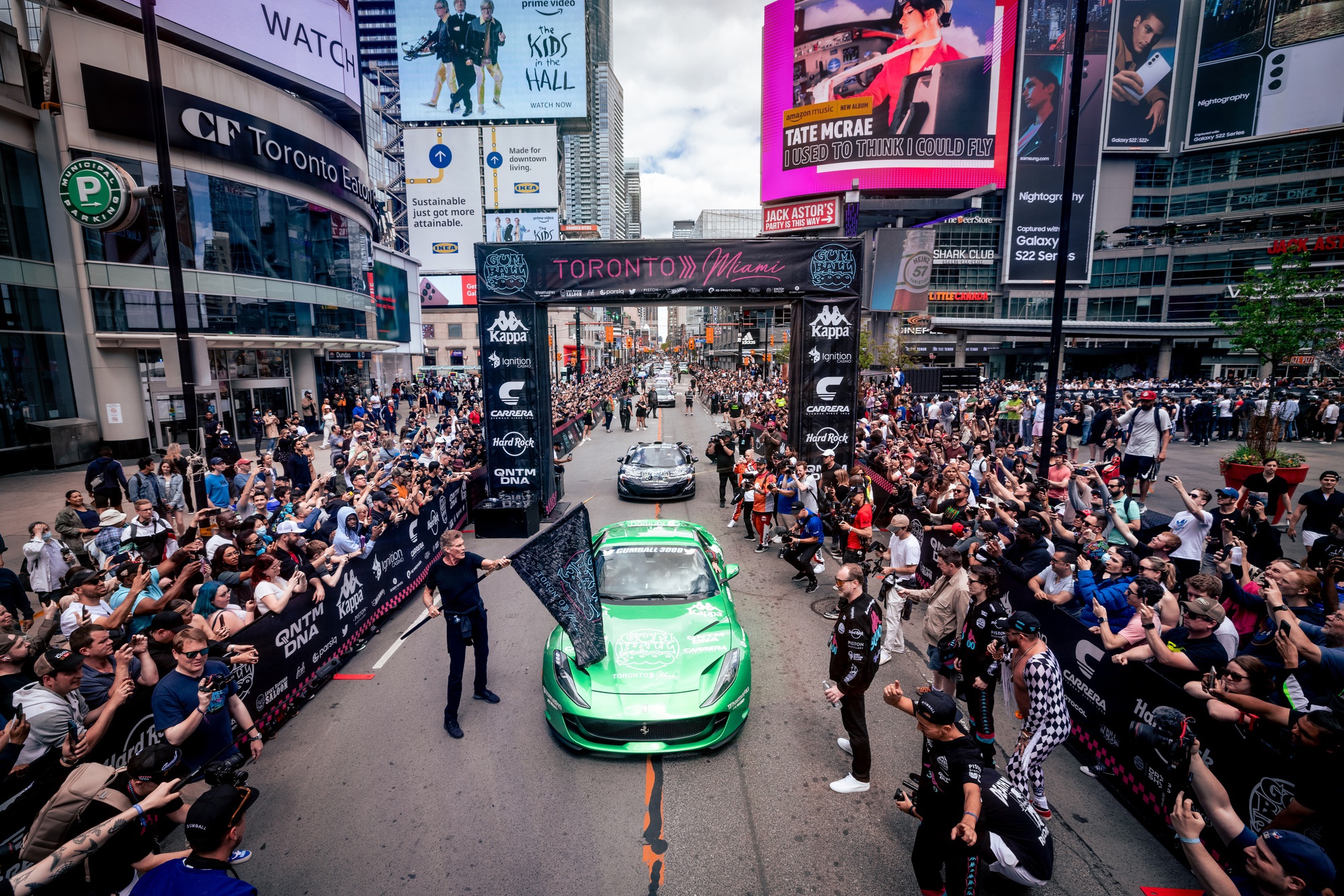 Hành trình Gumball 3000 lần đầu tiên đến Việt Nam: Hơn 100 siêu xe, đi qua 5 quốc gia, quy tụ toàn người nổi tiếng - Ảnh 2