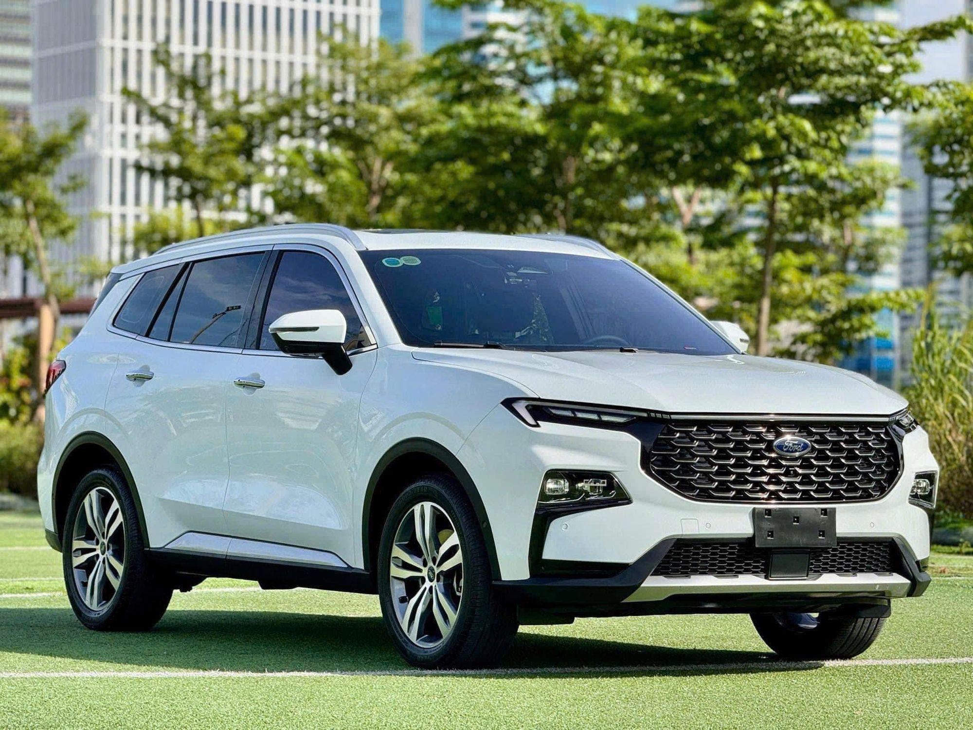 SUV cỡ C đua giảm giá tại Việt Nam: Forester giảm đến 140 triệu, HS rẻ ngang xe hạng A - Ảnh 2