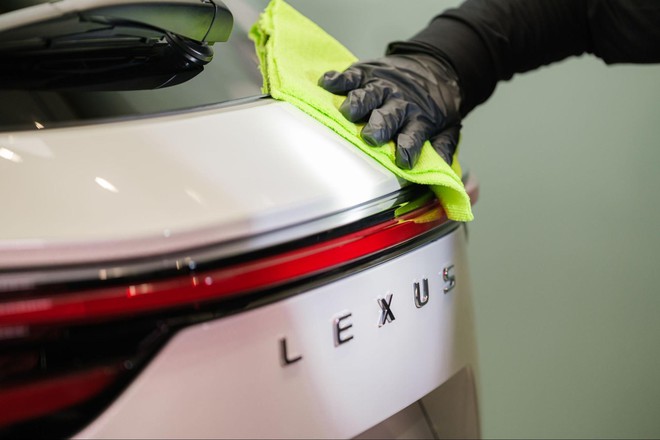 ‘Nuôi’ xe sang ở Việt Nam tốn tiền là chuyện xưa rồi: Các hãng đang chạy đua dịch vụ, bảo dưỡng rẻ hơn xe phổ thông - Ảnh 7