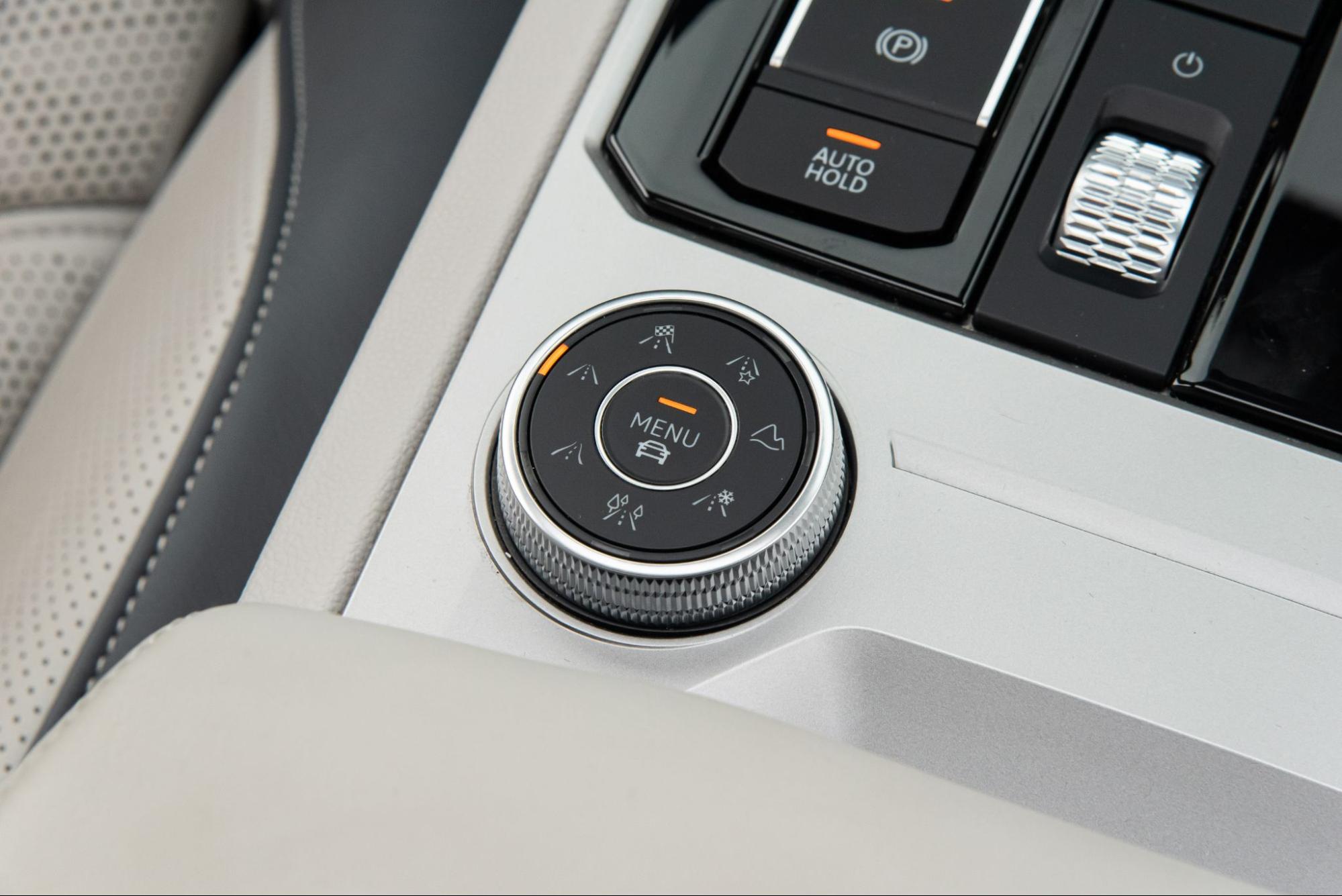 Tôi dành 2 ngày lái bộ đôi Volkswagen đi Hà Nội - Hạ Long: Đã hiểu lý do Viloran được dàn sao Việt mê, Touareg đáng có doanh số tốt hơn - Ảnh 8