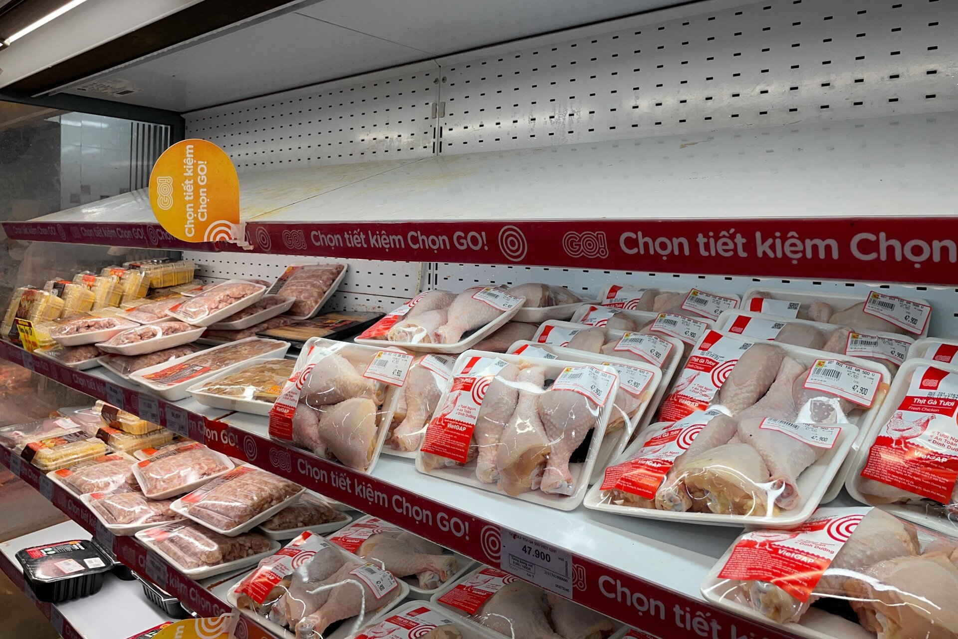 Cảnh người Hà Nội đổ xô đi siêu thị, mua đồ 'chạy bão' Yagi - Ảnh 13