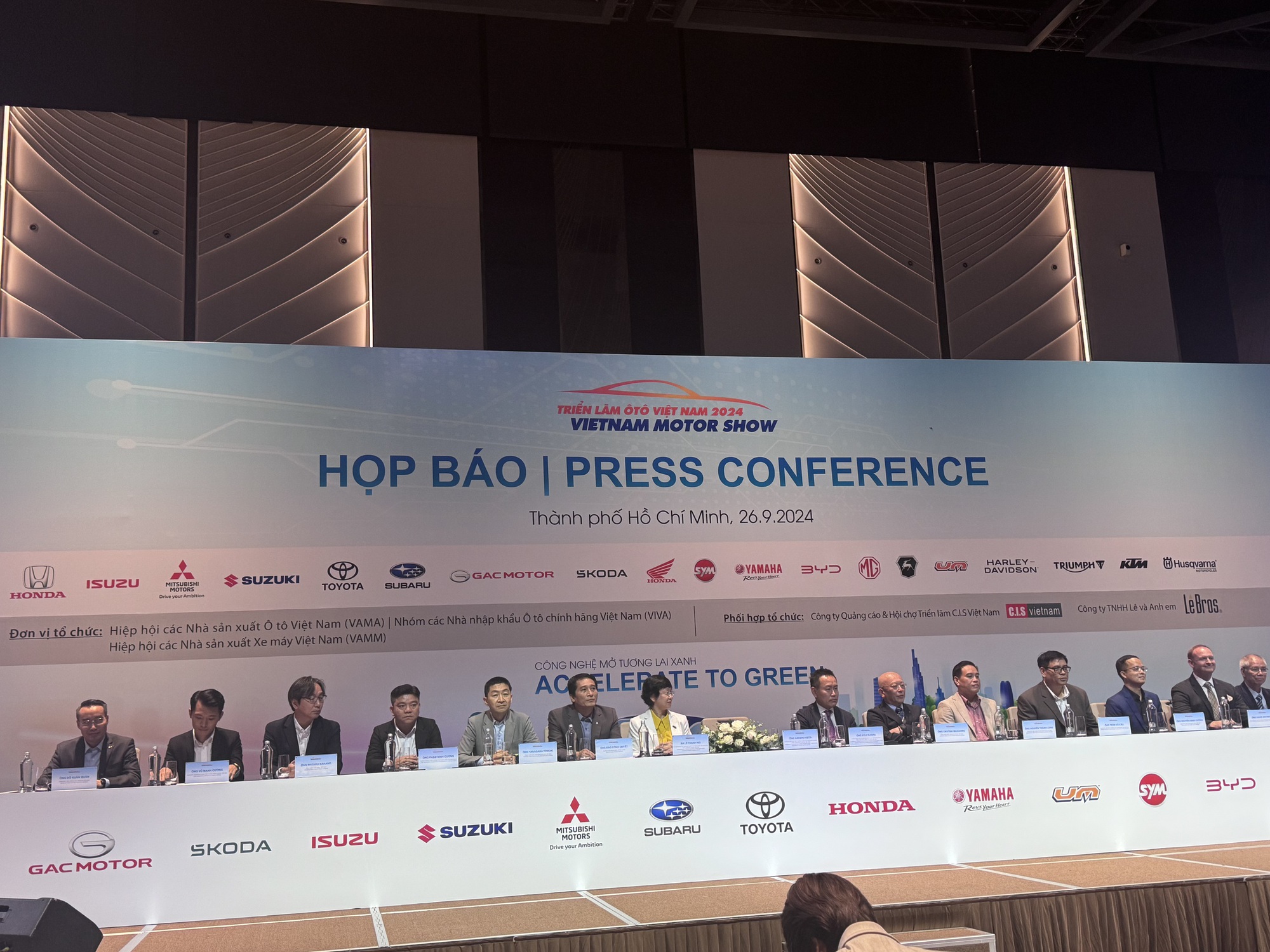 Vì sao triển lãm ô tô lớn nhất Việt Nam bất ngờ đổi tên? - Ảnh 1