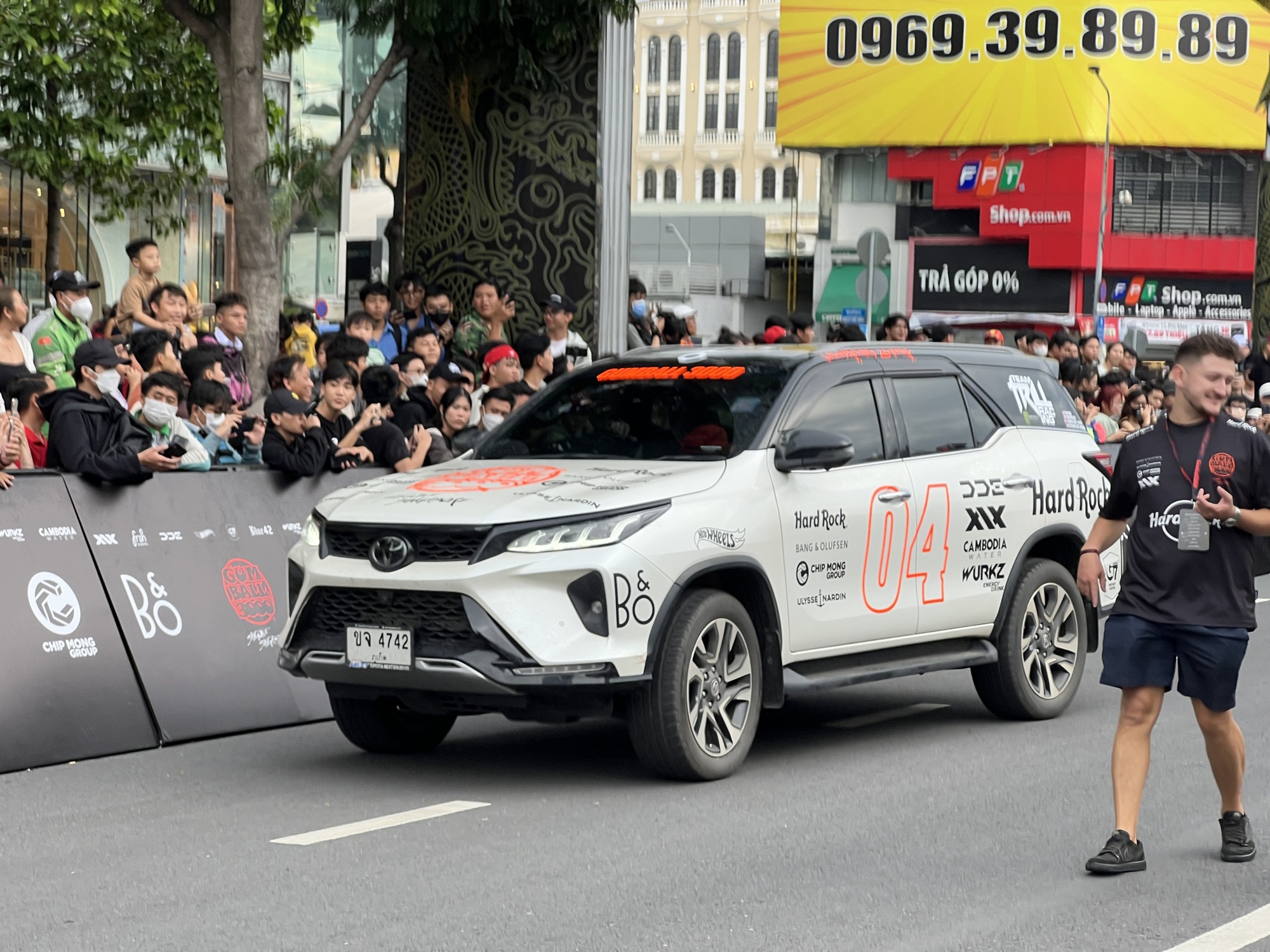 Cận cảnh dàn xe tham gia Gumball 3000: Đủ siêu xe đến siêu SUV, có cả bản giới hạn, bán tải và 2 xe VinFast - Ảnh 23