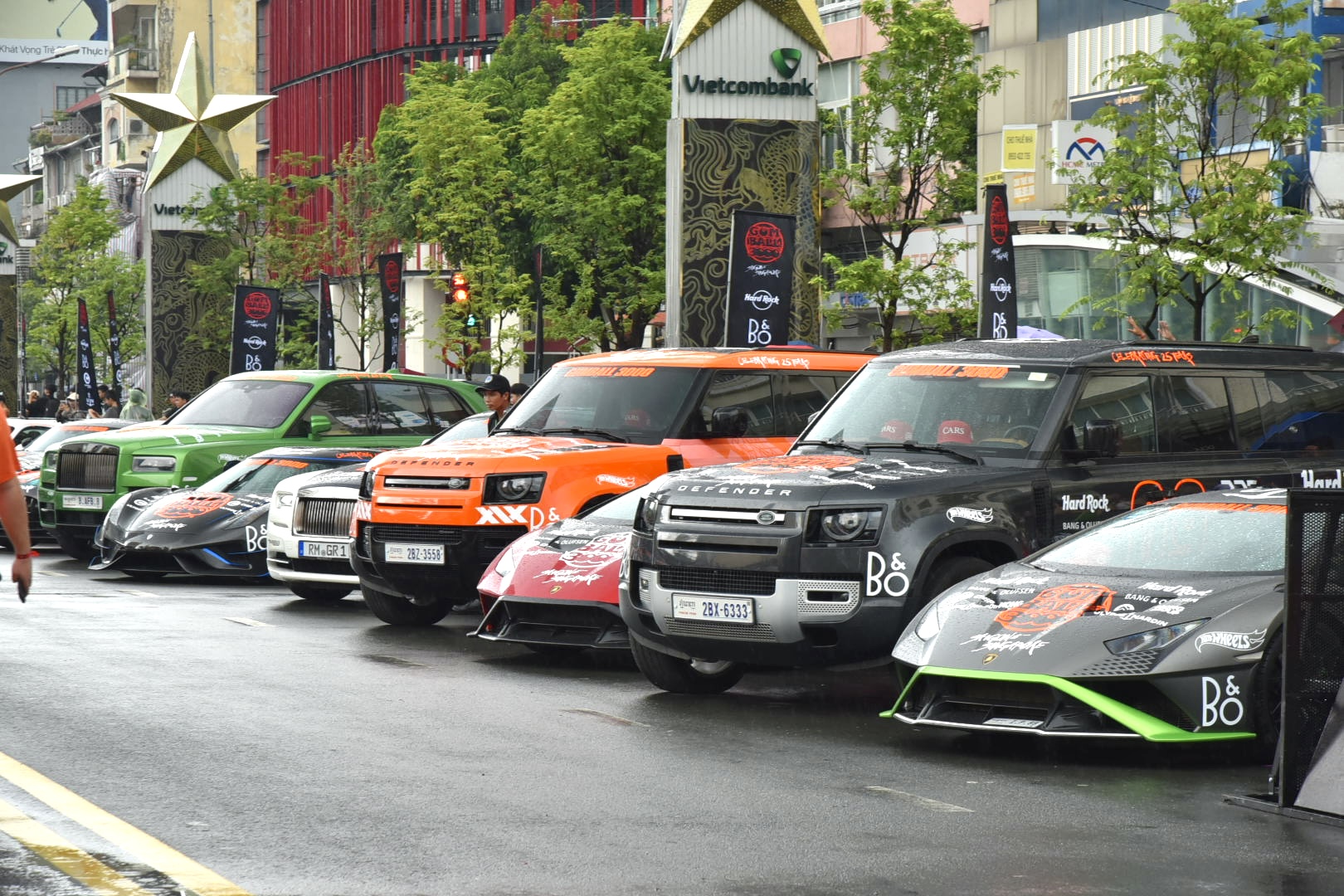 Cận cảnh dàn xe tham gia Gumball 3000: Đủ siêu xe đến siêu SUV, có cả bản giới hạn, bán tải và 2 xe VinFast - Ảnh 20