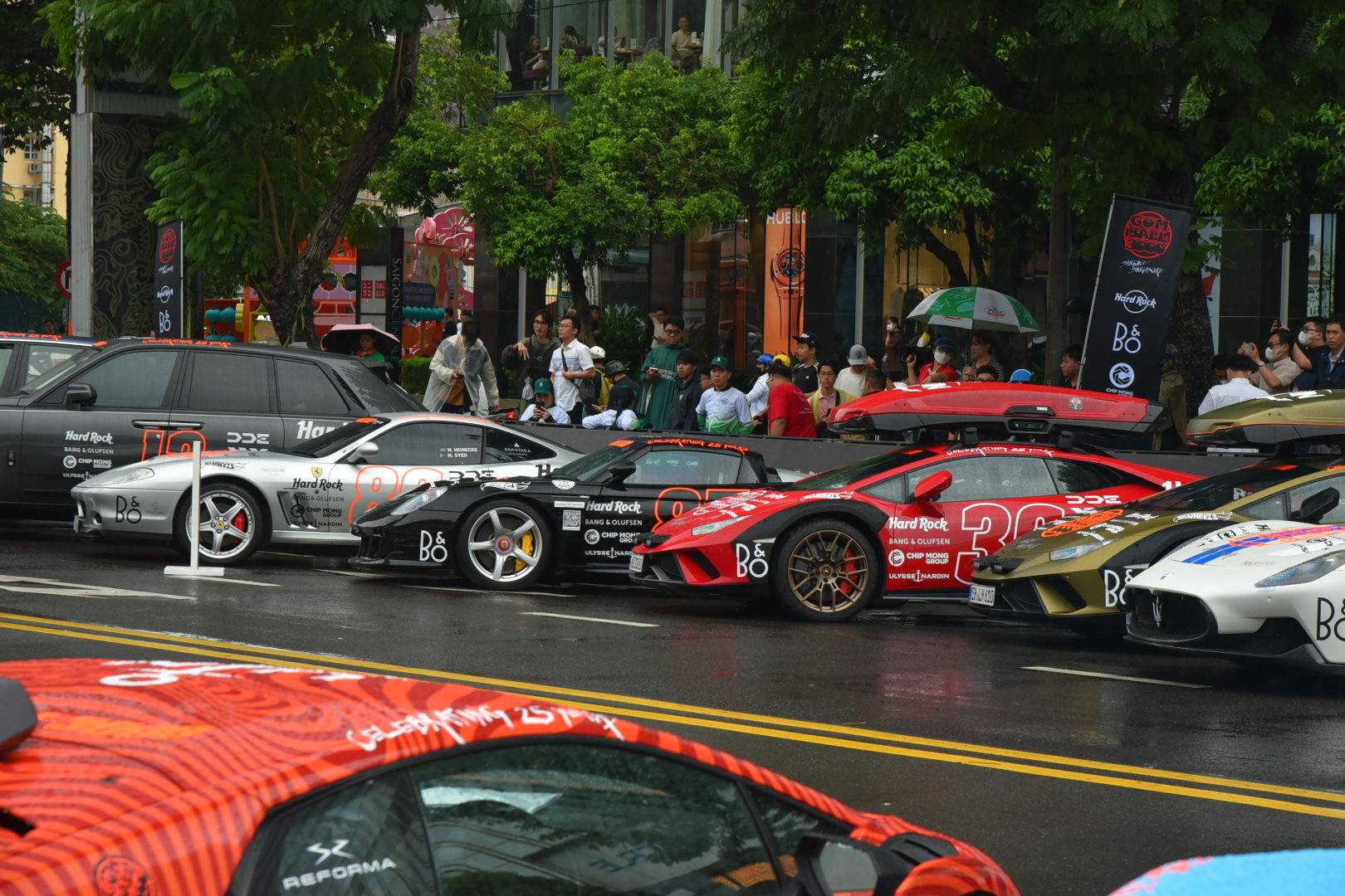 Cận cảnh dàn xe tham gia Gumball 3000: Đủ siêu xe đến siêu SUV, có cả bản giới hạn, bán tải và 2 xe VinFast - Ảnh 26