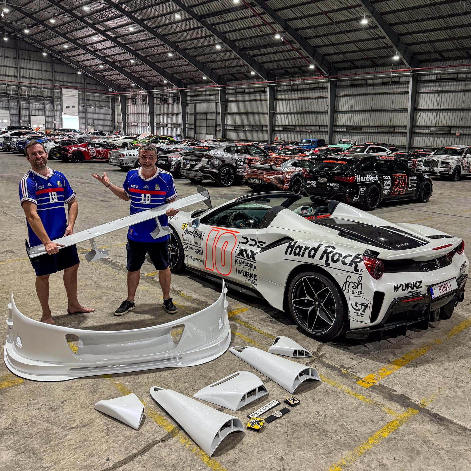 4 xe khủng hút view nhất Gumball 3000: Đính kim cương, có chiếc dùng băng dính cố định bodykit - Ảnh 16