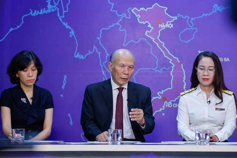 Hàng tỷ USD hàng hoá qua biên giới đang không phải đóng thuế - Ảnh 1