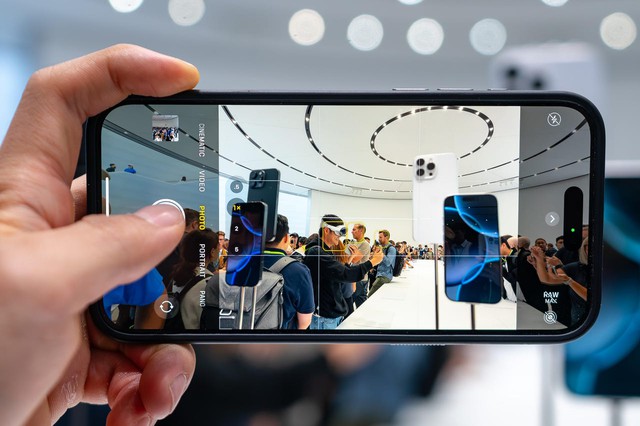 Trên tay iPhone 16 Pro: Vì sao tôi gọi chiếc điện thoại này là "siêu máy tính bỏ túi"? - Ảnh 4