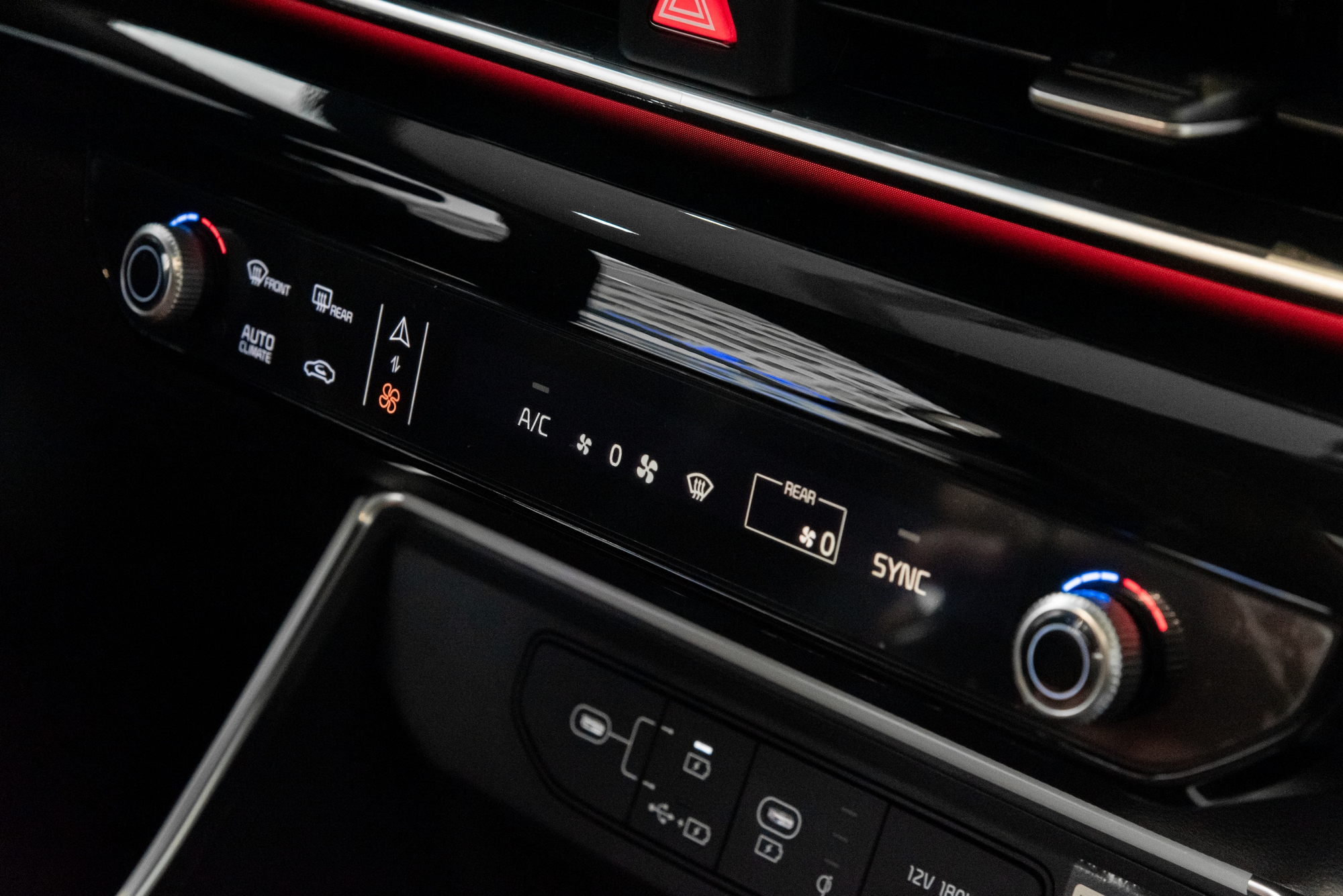 Chi tiết Kia Carnival 2024 bản cao nhất: Bản nâng cấp với nhiều điểm mới, kỳ vọng tiếp tục dẫn đầu - Ảnh 14