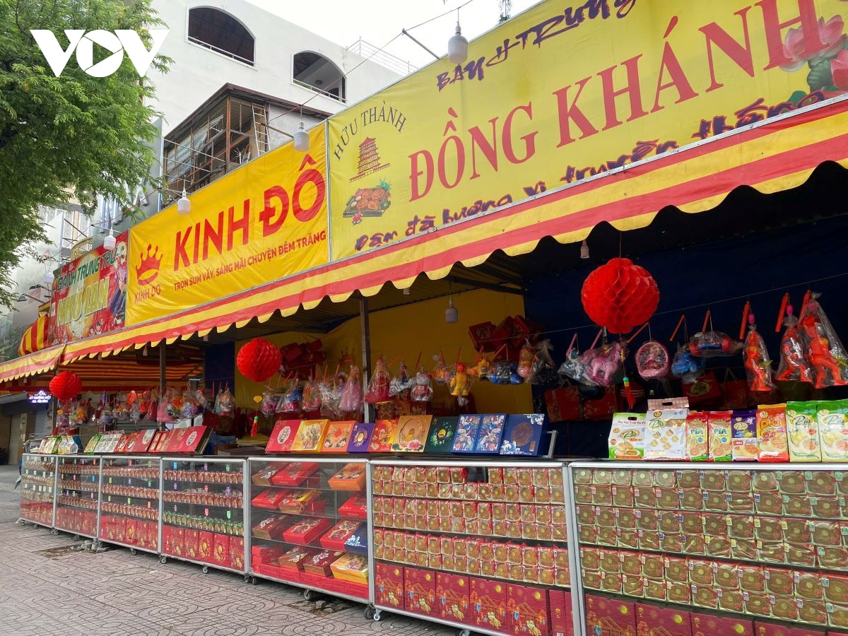 Bánh Trung hạ giá “sập sàn” vẫn ế ẩm - Ảnh 4