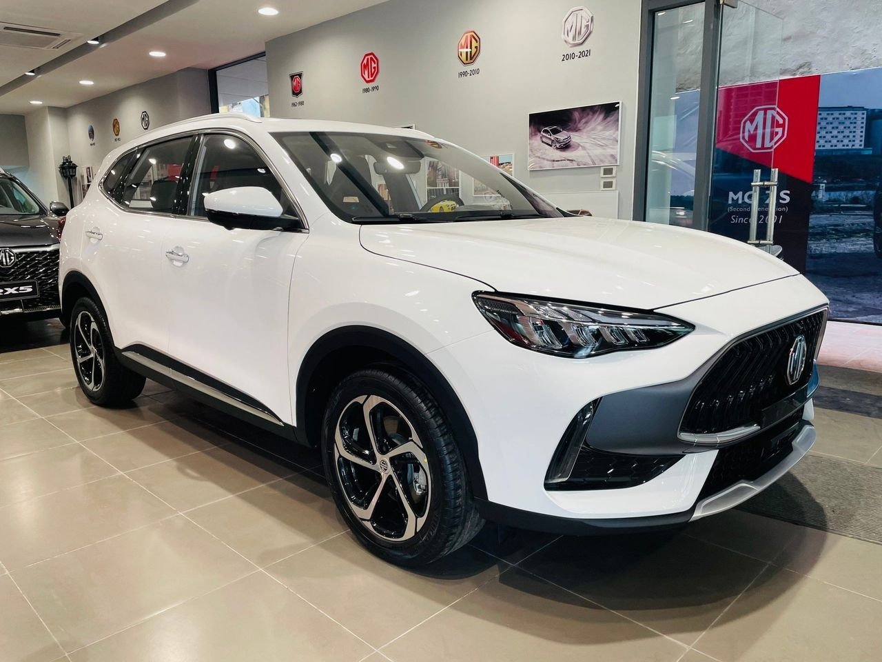 SUV cỡ C đua giảm giá tại Việt Nam: Forester giảm đến 140 triệu, HS rẻ ngang xe hạng A - Ảnh 4