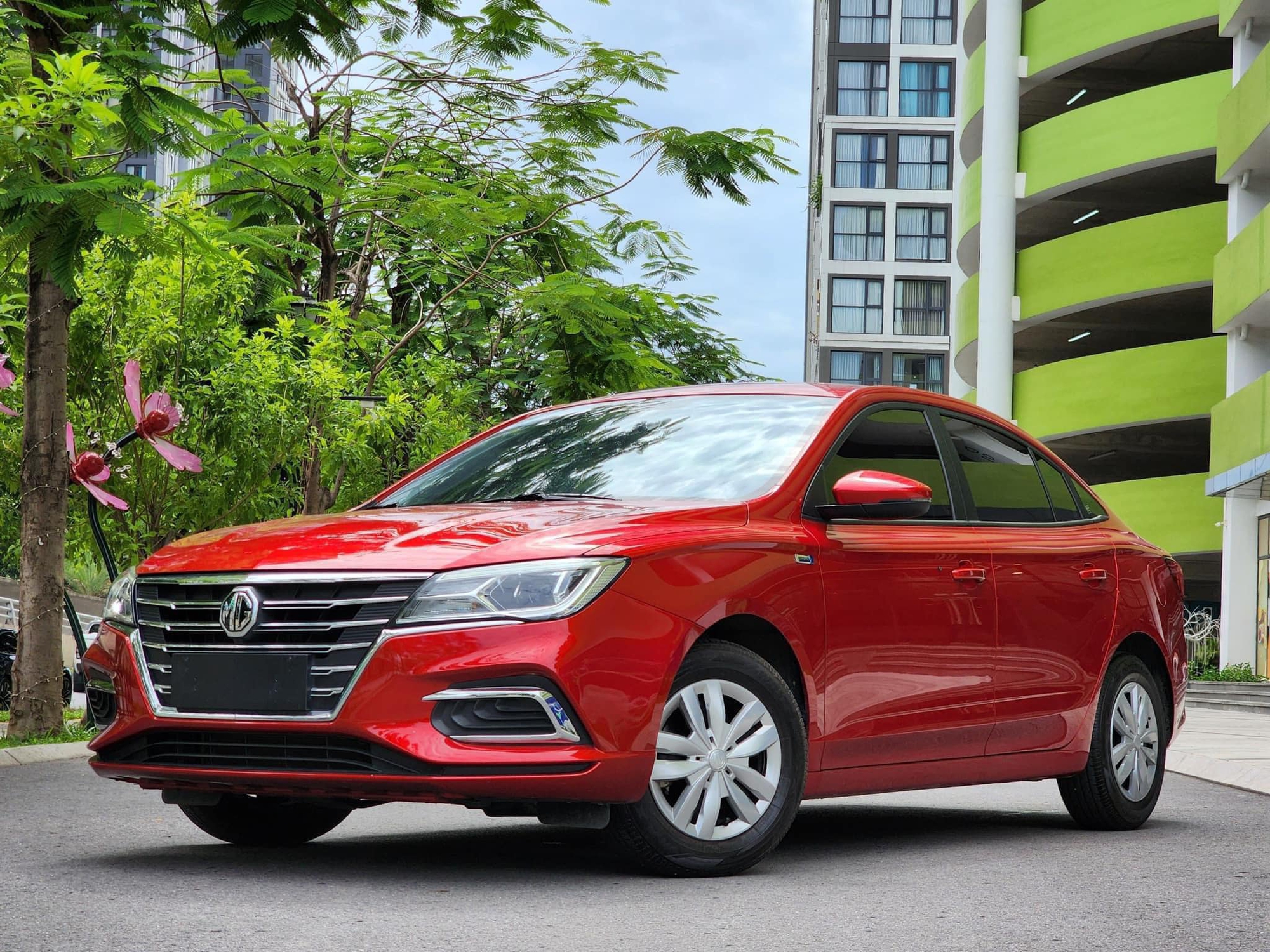 MG5 giảm giá kỷ lục còn 315 triệu tại đại lý: Rẻ hơn cả i10 bản ‘base’, chỉ còn 1 bản, hợp dân chạy dịch vụ - Ảnh 1