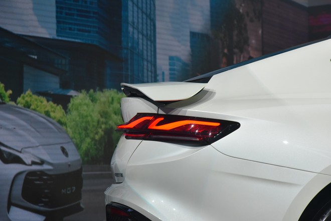 MG7 mới ra mắt đã giảm giá ở đại lý: Còn từ 688 triệu đồng, chung phân khúc Mazda6 nhưng rẻ ngang Mazda3 - Ảnh 5