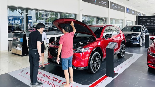 Sản lượng ô tô nội tăng cao đón giảm phí trước bạ - Ảnh 2