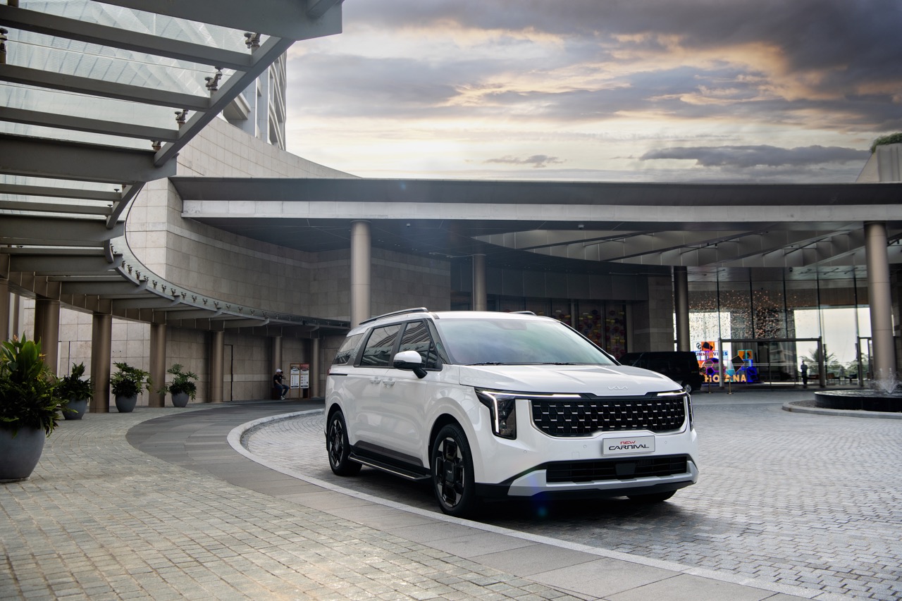 Kia Carnival 2024 ra mắt Việt Nam: 4 phiên bản giá từ 1,299 tỷ, chỉ còn máy dầu, cải tiến tiện nghi, nâng cao ADAS - Ảnh 2