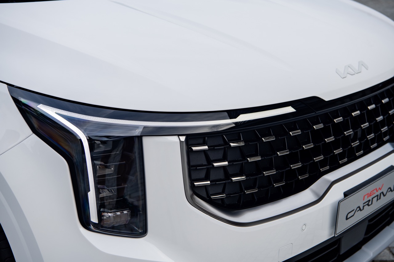 Kia Carnival 2024 ra mắt Việt Nam: 4 phiên bản giá từ 1,299 tỷ, chỉ còn máy dầu, cải tiến tiện nghi, nâng cao ADAS - Ảnh 6