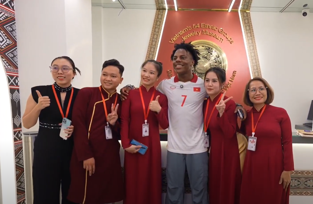 Dân mạng vẫn không ngừng bức xúc vì streamer nổi tiếng IshowSpeed bị “hét giá” 2,5 triệu đồng thuê xe thăng bằng tại phố đi bộ - Ảnh 7