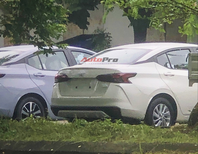 Nissan Almera giảm giá mạnh tại đại lý trước khi ra mắt bản mới: Giảm sâu nhất 130 triệu, bản 'full' còn 465 triệu đồng, tiệm cận giá i10 - Ảnh 12