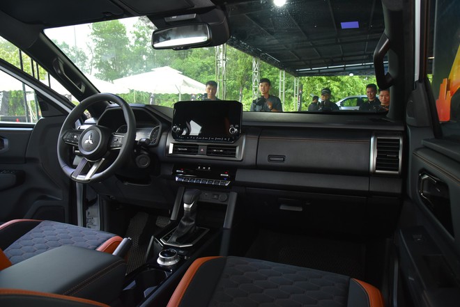 Mitsubishi Triton 2024 ra mắt Việt Nam: Giá từ 655 triệu, thêm động cơ bi-turbo, nhiều công nghệ mới đấu Ranger - Ảnh 7