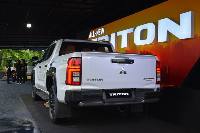 Mitsubishi Triton 2024 ra mắt Việt Nam: Giá từ 655 triệu, thêm động cơ bi-turbo, nhiều công nghệ mới đấu Ranger - Ảnh 3