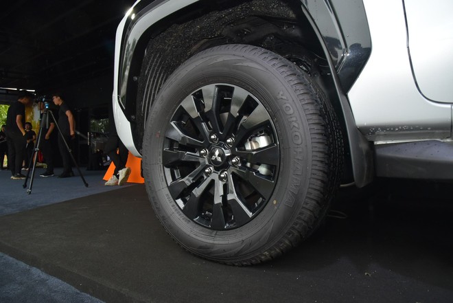 Mitsubishi Triton 2024 ra mắt Việt Nam: Giá từ 655 triệu, thêm động cơ bi-turbo, nhiều công nghệ mới đấu Ranger - Ảnh 6