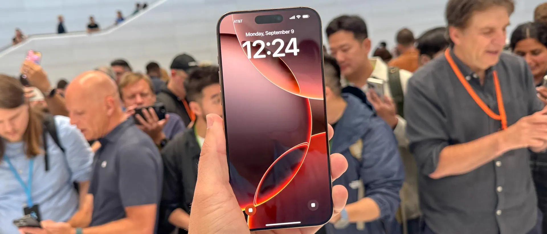 Khác với mọi năm, đây mới là mẫu iPhone 16 đáng mua nhất năm nay: Đã rẻ lại đủ mọi tính năng - Ảnh 3