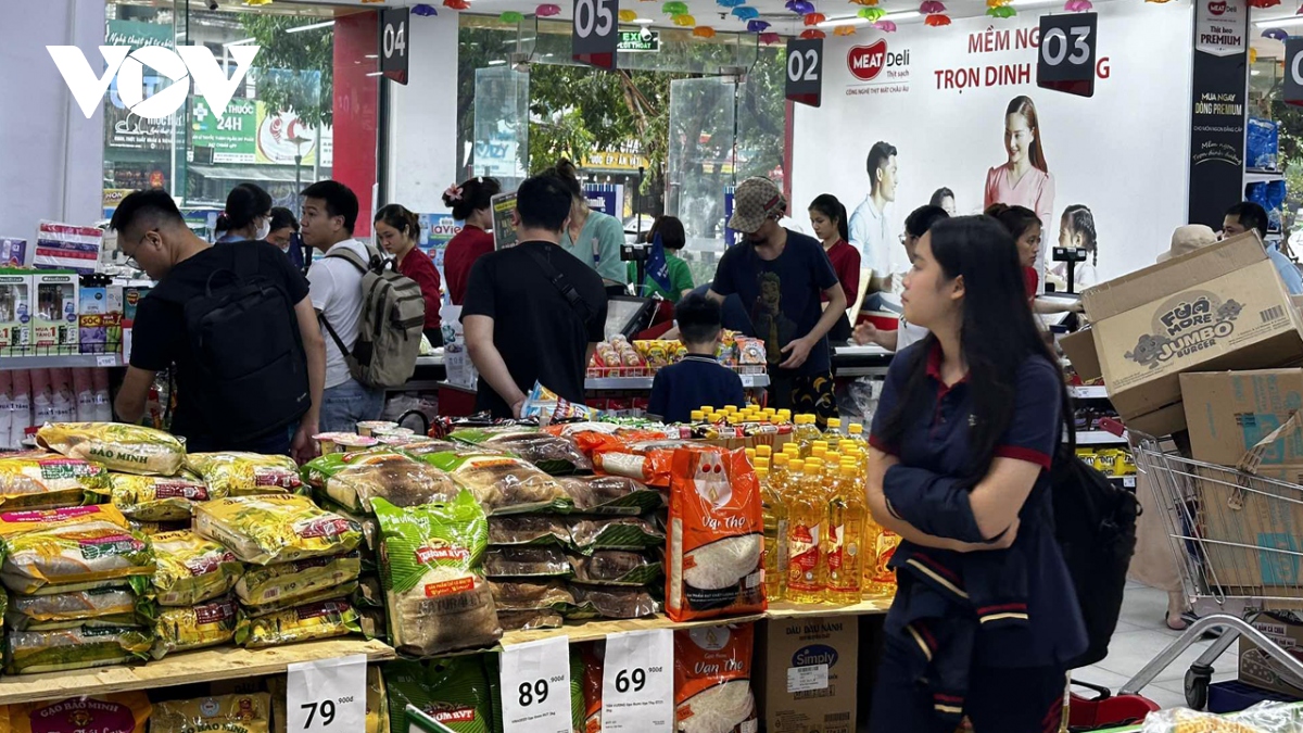 Dù giá tăng chóng mặt, thực phẩm, rau xanh tại nhiều siêu thị không còn để bán - Ảnh 4