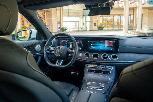 Sức hút của biểu tượng Mercedes-Benz E-Class đến từ đâu? - Ảnh 3