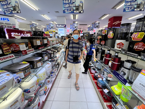 Hệ thống điện máy sống khỏe nhờ "lượm" tiền lẻ - Ảnh 1