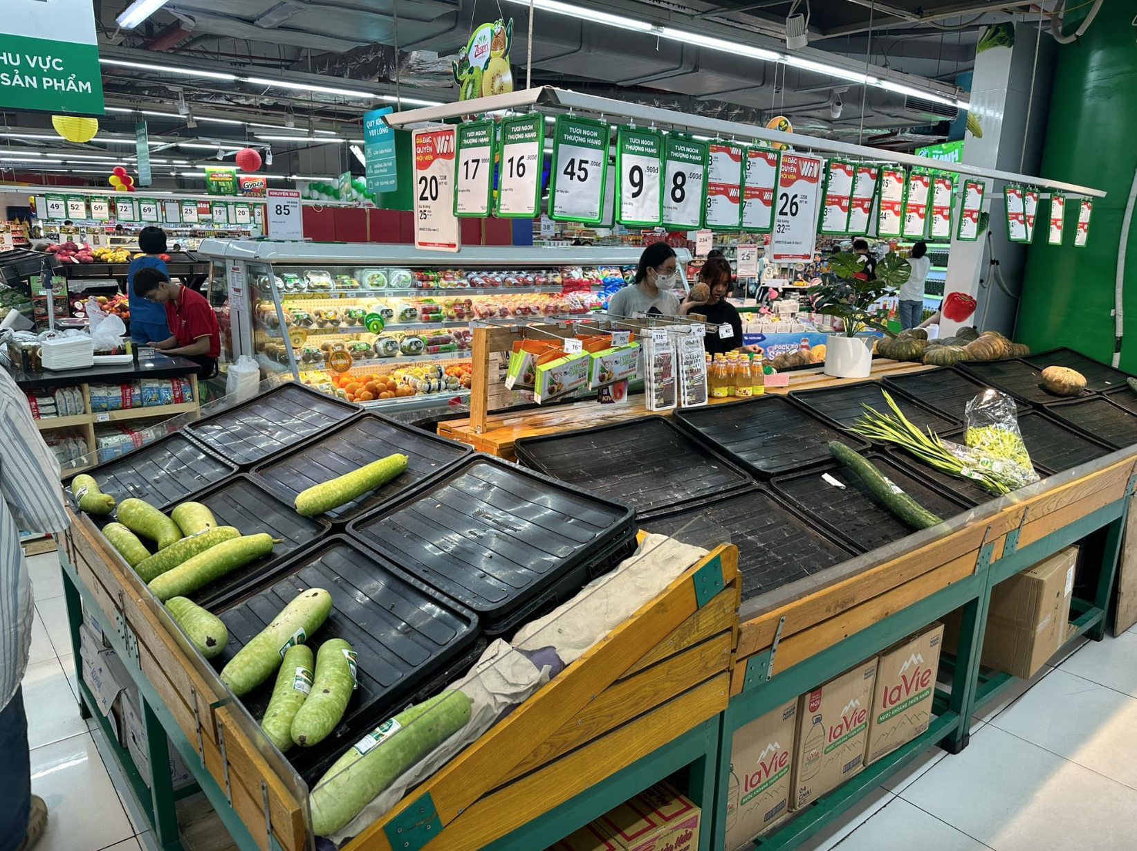 Tiếp tục có 1 loại quả bị "bỏ rơi" giữa siêu thị Hà Nội, dân mạng nhìn là biết ngay lý do - Ảnh 8