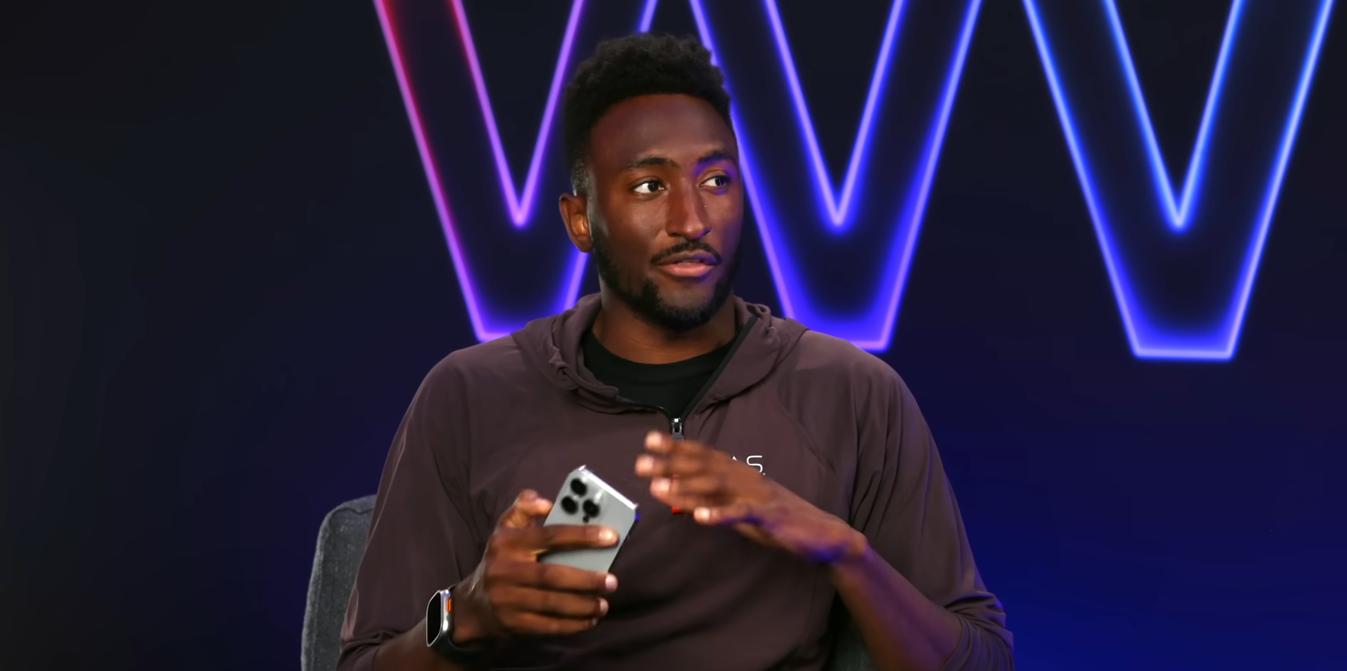 Định dùng Galaxy S24 Ultra trước mặt Tim Cook, YouTuber nổi tiếng MKBHD bị Apple "nhắc khéo" - Ảnh 2