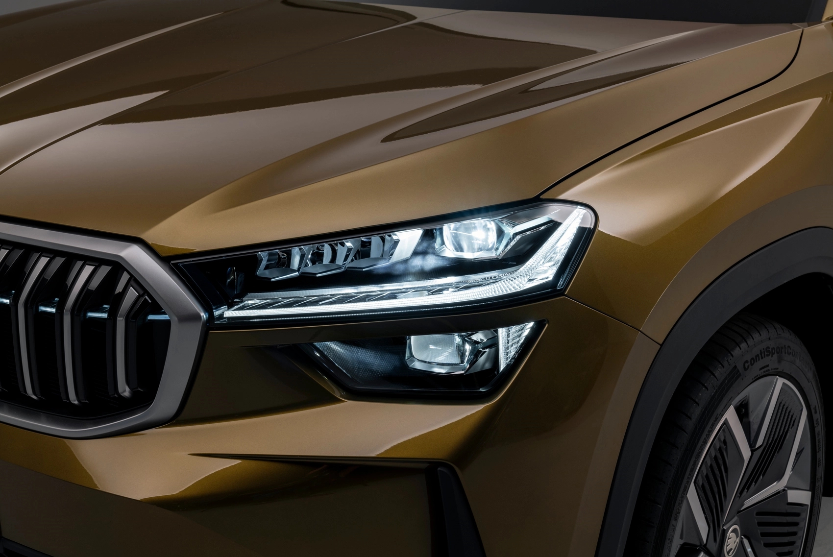 Skoda Kodiaq 2024 nhận cọc tại đại lý, hẹn về Việt Nam tháng sau: Dài hơn, 2 màn hình lớn, thêm công nghệ đấu Santa Fe - Ảnh 4