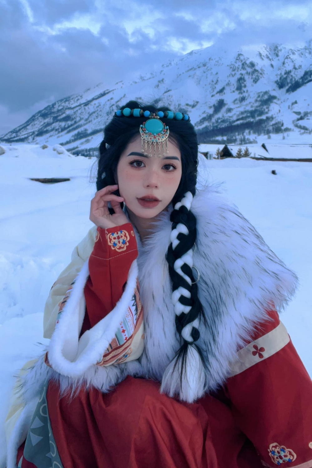 Chuyện chưa kể đằng sau phiên live '5 phút 12 tấn sầu riêng' của Hằng Du Mục: Đi từ Đắk Lắk tới Khánh Hòa tìm nguồn hàng, tới tận vườn trải nghiệm bất chấp lo ngại sức khỏe - Ảnh 2