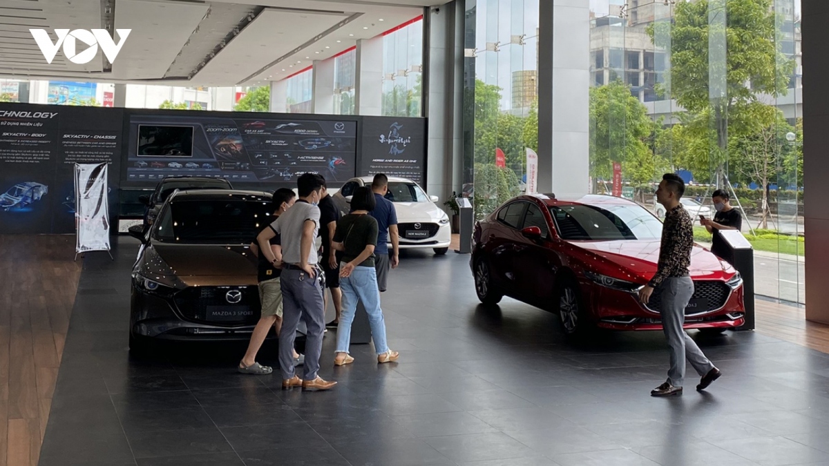 Thị trường ô tô cuối năm sẽ trở nên sôi động hơn nhờ ưu đãi, giảm phí trước bạ? - Ảnh 1