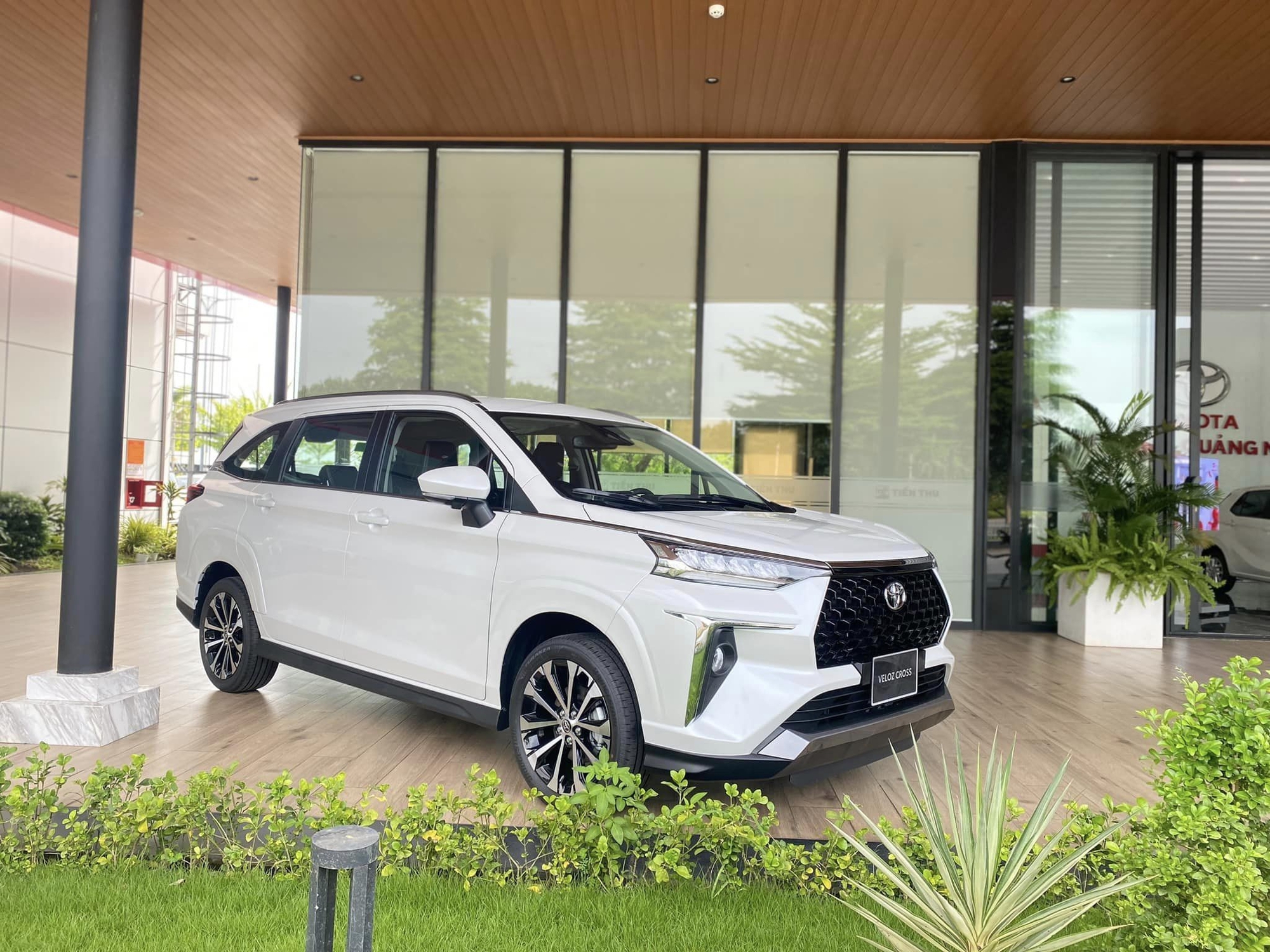 Mua xe lúc này được lợi kép: Hàng loạt mẫu 'cân' hai ưu đãi, có xe tiết kiệm tới hơn 400 triệu - Ảnh 6