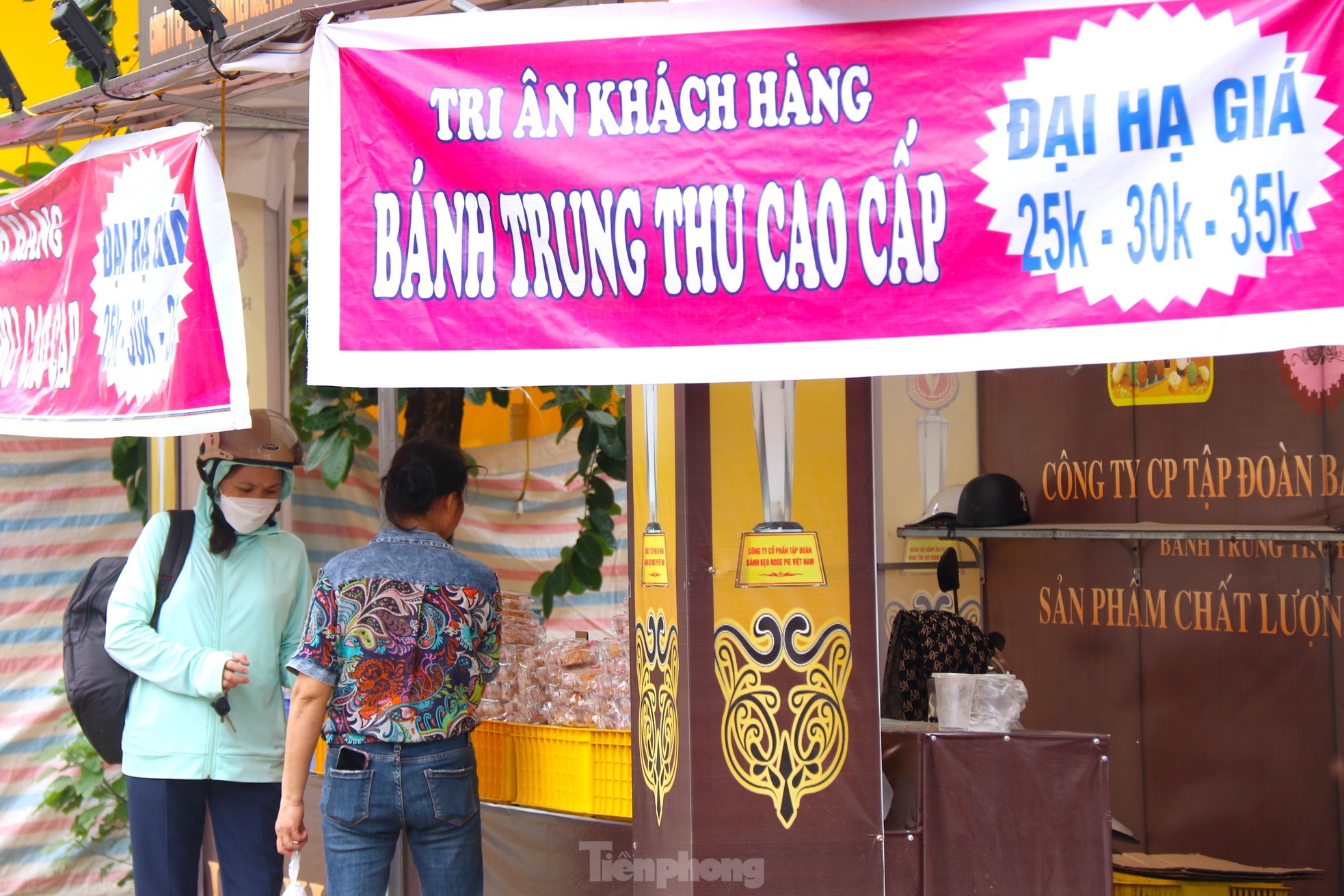 Hà Nội: Bánh trung thu đại hạ giá vẫn ế - Ảnh 8