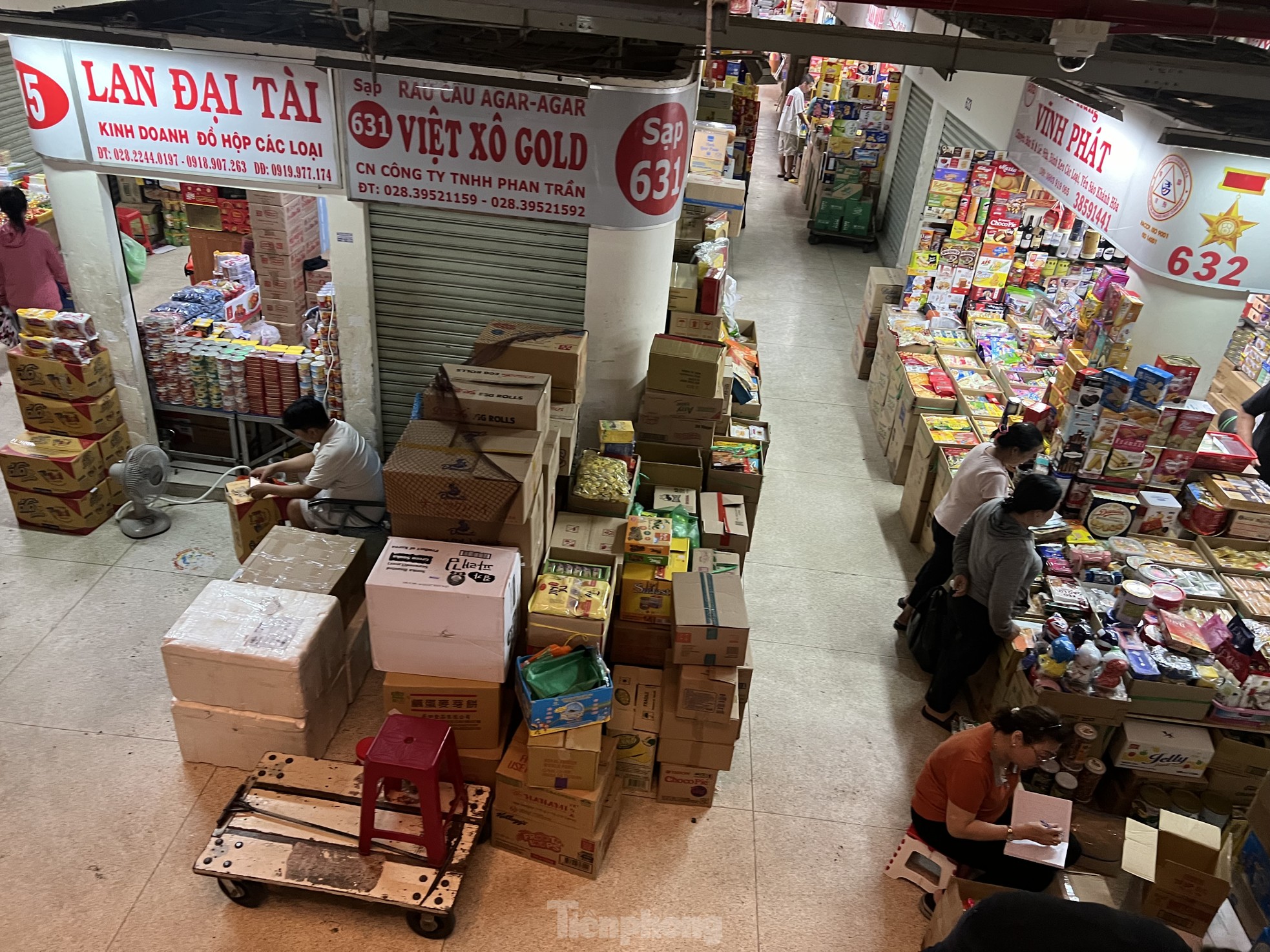 Cảnh đìu hiu lạ thường tại chợ truyền thống ở TPHCM dịp lễ - Ảnh 11