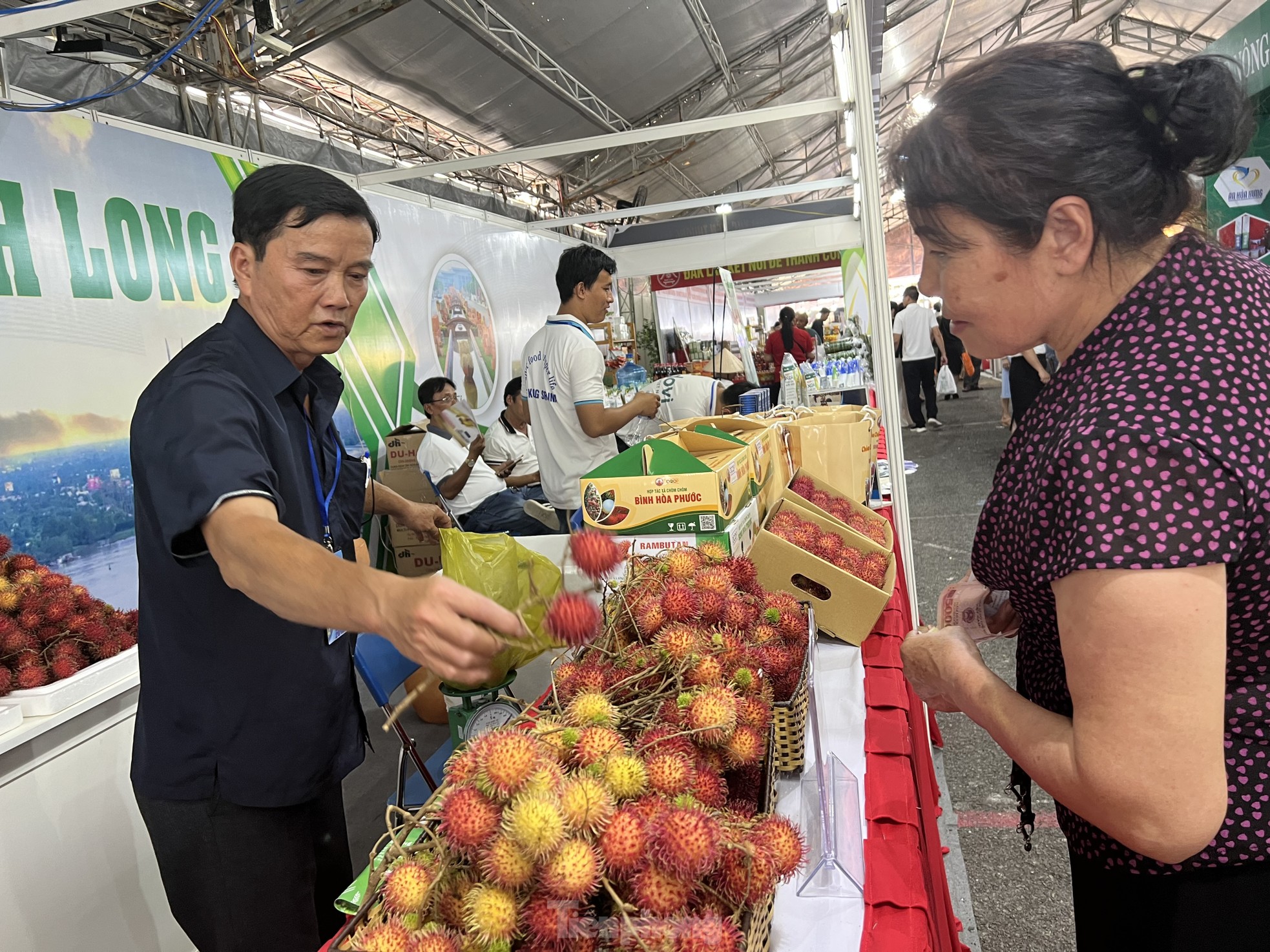 Bất ngờ na khổng lồ giá 200.000 đồng/quả - Ảnh 6