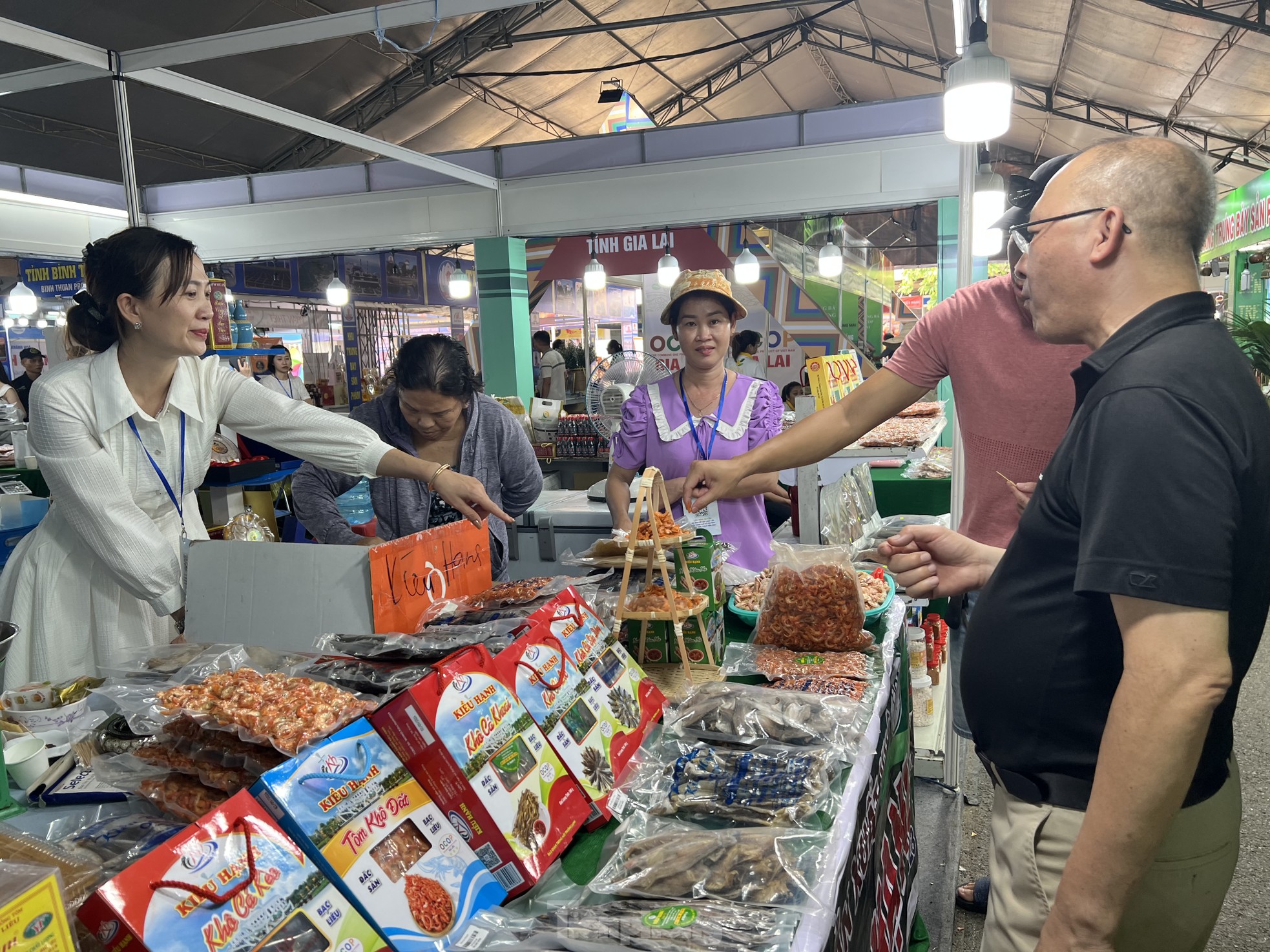 Bất ngờ na khổng lồ giá 200.000 đồng/quả - Ảnh 13