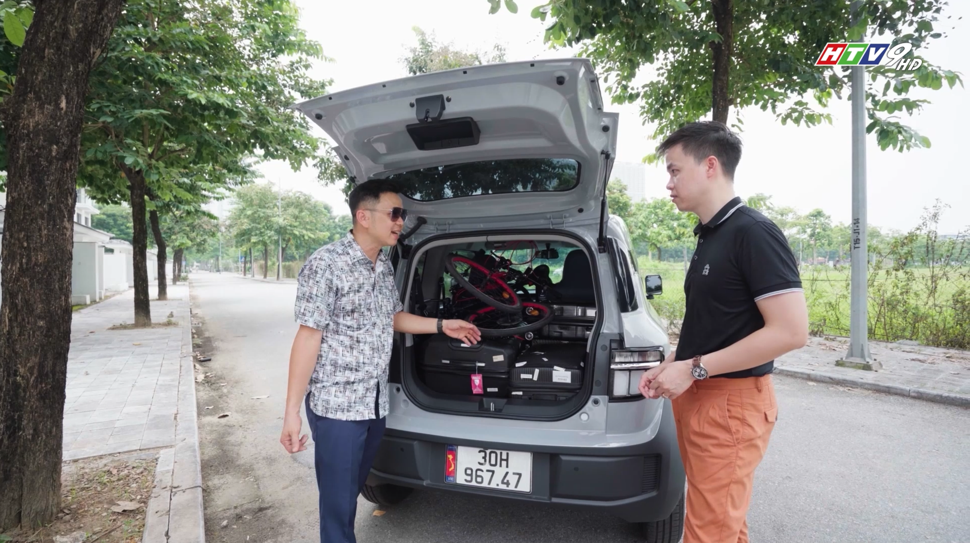 [Trên Ghế 11] Nhồi bộ golf, 4 vali, xe đạp gấp và nhiều người lớn vào VinFast VF 3 và kết quả… - Ảnh 9