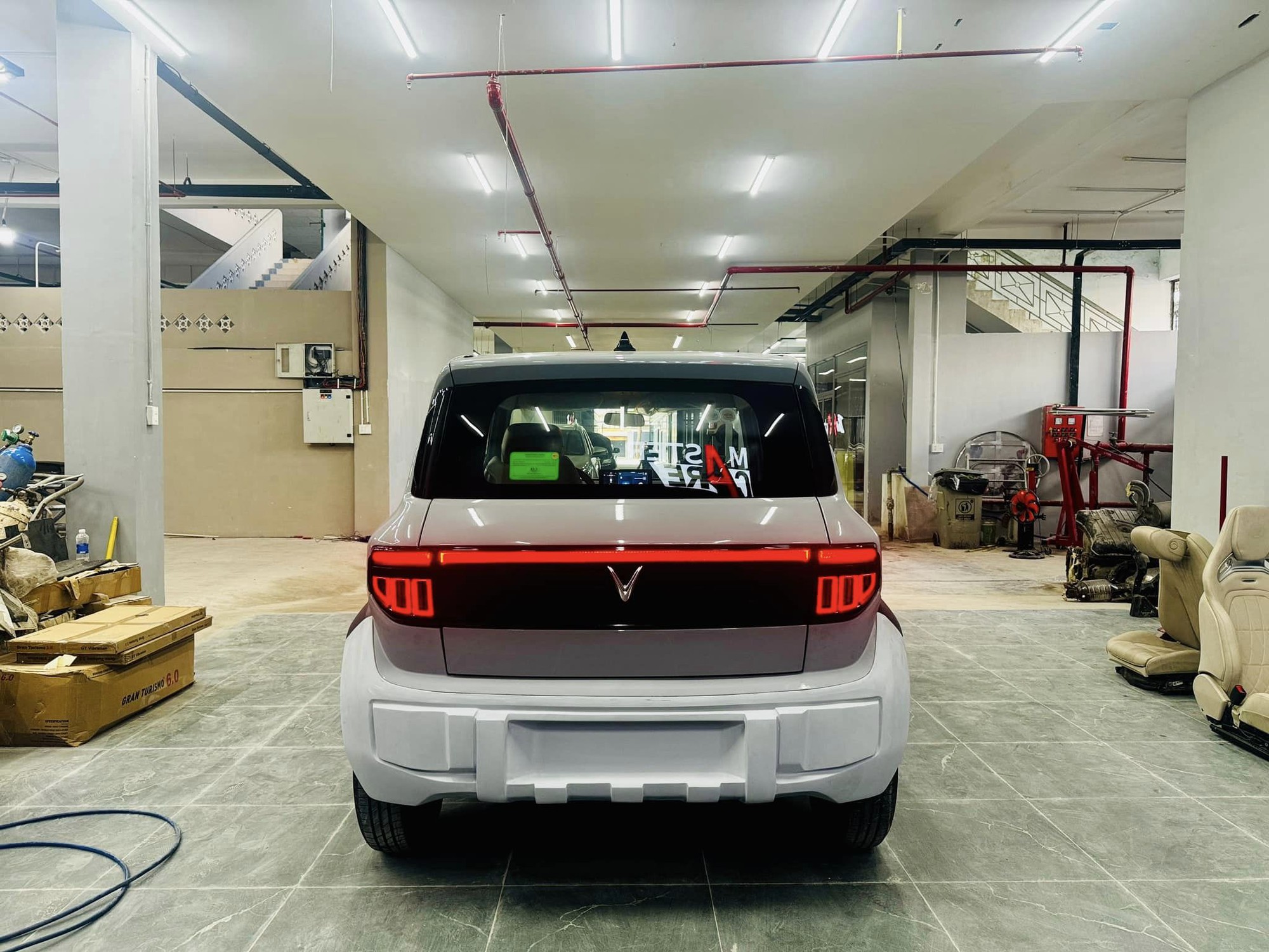 "Pháp sư" Mr Xuân Hoàn nhá hàng VinFast VF 3 bản nâng cấp: lột xác thành tiểu Defender, bộ mâm trên thế giới không có cái thứ 2 - Ảnh 3