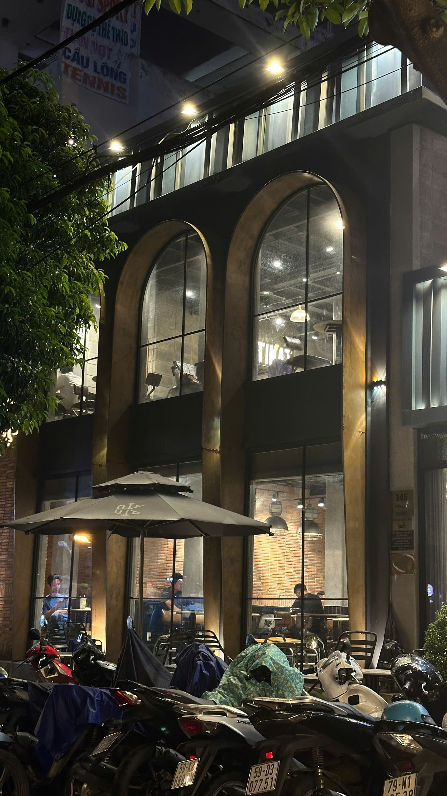 Chi nhánh của KATINAT Sài Gòn thưa thớt khách sau chuyện trích 1.000 đồng/1 ly nước, đến cửa hàng có vị trí đắc địa nhất cũng cực vắng khách - Ảnh 8