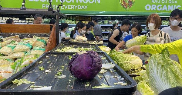 Đối phó với lũ lụt sau bão số 3: Hàng trăm tấn rau củ quả phía Nam chuyển ra miền Bắc