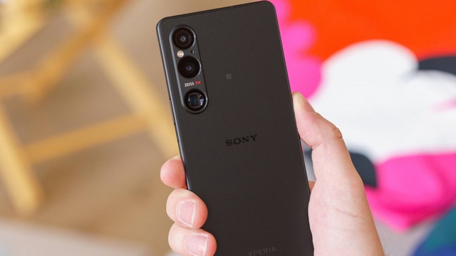 Hàng trăm nghìn điện thoại ở Việt Nam "bị khóa" 5G: Mua máy tận 30 triệu giờ phải ngậm ngùi dùng 4G - Ảnh 2