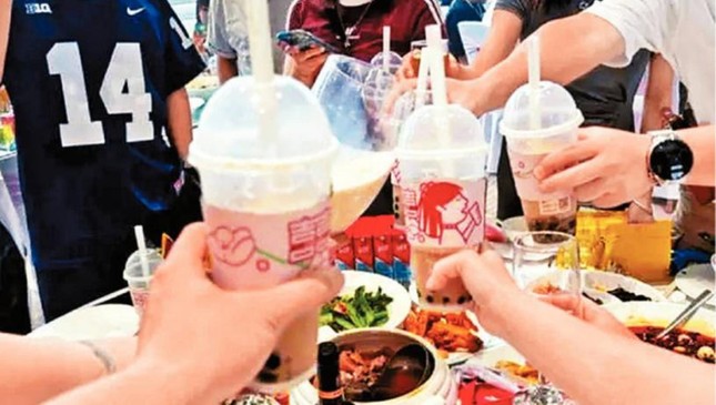 Trào lưu uống trà sữa thay rượu bia ở Trung Quốc - Ảnh 2